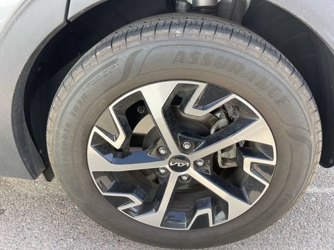 Used 2024 Kia Sportage EX FWD image 4