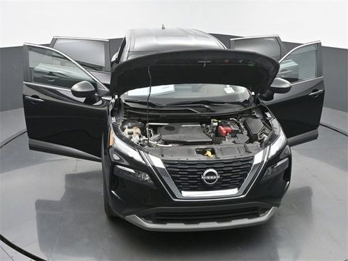 Used 2023 Nissan Rogue S image 62