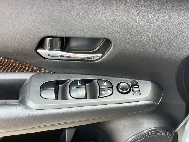 Used 2024 Nissan Kicks SR FWD image 27
