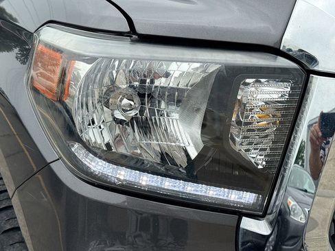 Used 2018 Toyota Tundra SR5 RWD image 36