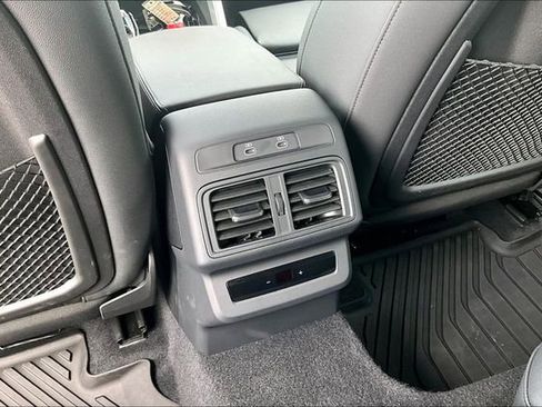 Used 2025 Audi Q5 Premium Plus w/ Premium Plus AWD/4WD image 25
