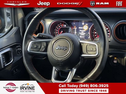 Certified 2022 Jeep Gladiator Mojave w/ Cold Weather Group image 15