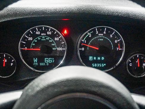 Used 2016 Jeep Wrangler Unlimited Rubicon w/ Connectivity Group image 25