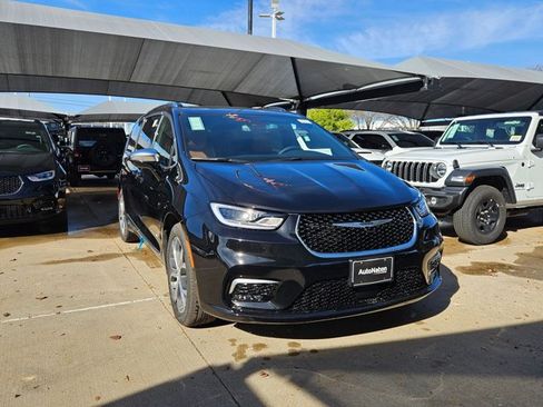 New 2026 Chrysler Pacifica Pinnacle FWD image 6