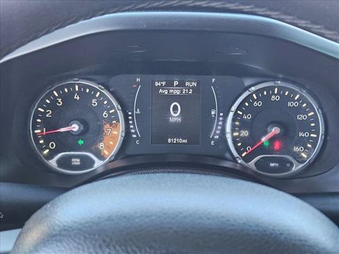 Used 2018 Jeep Renegade Latitude AWD/4WD image 10