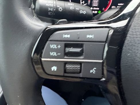 Used 2025 Honda Pilot Touring image 19