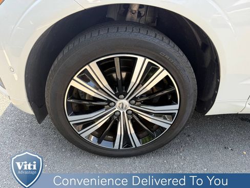 Used 2023 Volvo XC60 B5 Plus w/ Climate Package AWD/4WD image 12