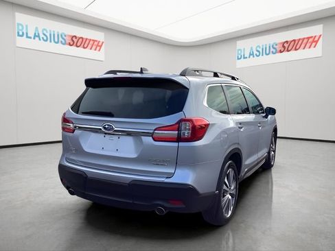 Used 2022 Subaru Ascent Limited w/ Technology Package image 3