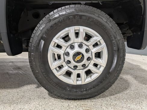 Used 2024 Chevrolet Silverado 2500 LT image 12