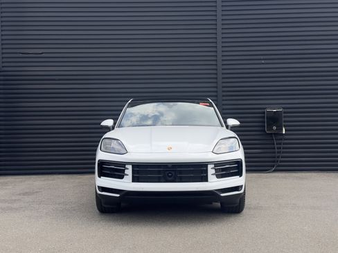Certified 2025 Porsche Cayenne Coupe AWD/4WD image 10