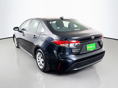 Used 2021 Toyota Corolla LE image 7