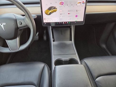 Used 2020 Tesla Model Y Long Range image 25