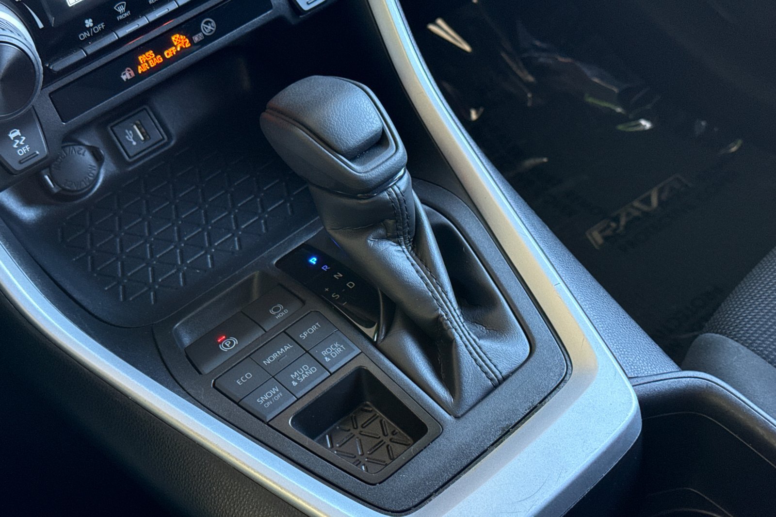 Certified 2025 Toyota RAV4 LE AWD/4WD image 21