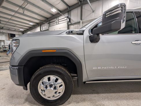 Used 2026 GMC Sierra 3500 Denali w/ Denali Reserve Package AWD/4WD image 7