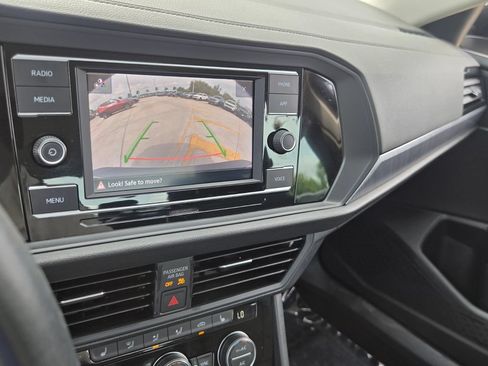 Used 2023 Volkswagen Jetta SE FWD image 22
