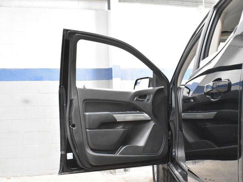 Used 2020 Chevrolet Colorado LT AWD/4WD image 9