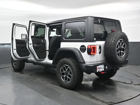 Used 2025 Jeep Wrangler Unlimited Rubicon AWD/4WD image 49