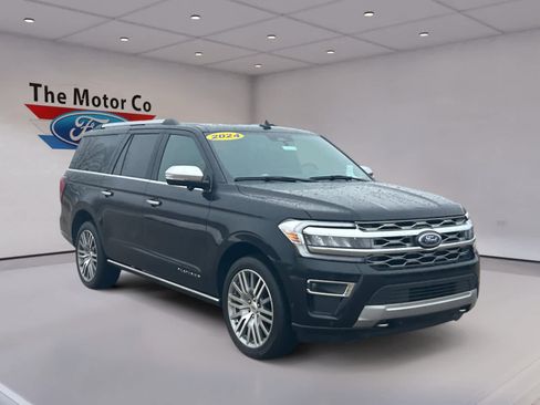 Used 2024 Ford Expedition Max Platinum AWD/4WD image 3