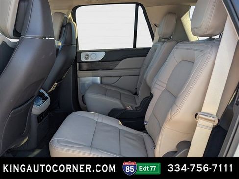Used 2024 Lincoln Navigator Reserve image 13