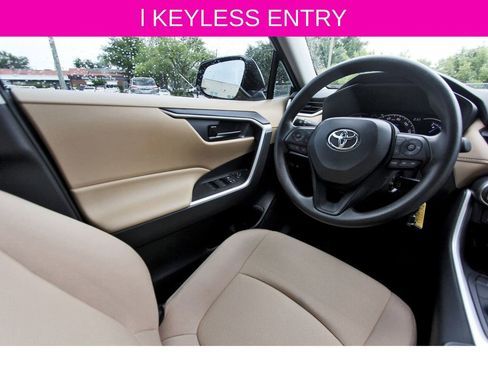 Used 2025 Toyota RAV4 LE AWD/4WD image 9