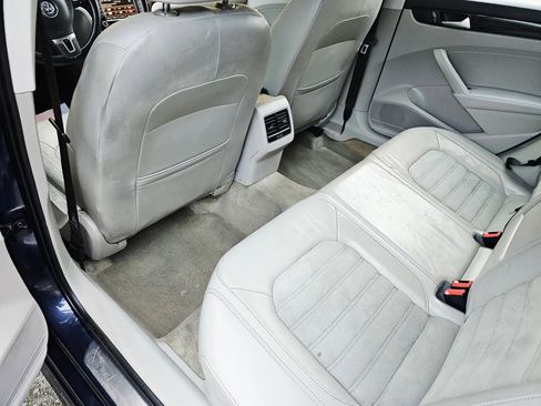 Used 2015 Volkswagen Passat TDI SEL Premium image 9
