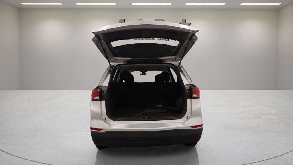 Used 2022 Chevrolet Equinox LS AWD/4WD image 17