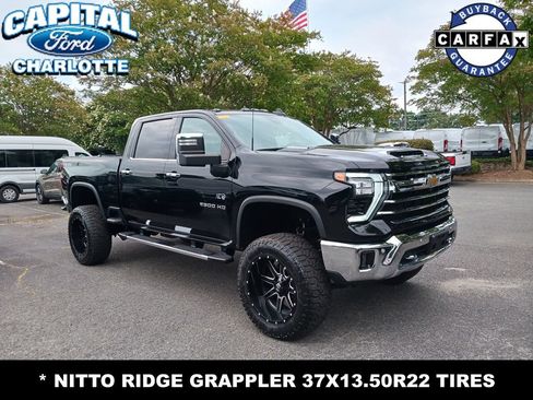 Used 2024 Chevrolet Silverado 2500 LTZ w/ LTZ Premium Package AWD/4WD image 8