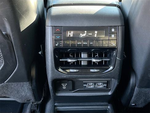 Used 2021 Jeep Grand Cherokee L Limited image 23