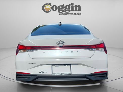 Used 2021 Hyundai Elantra SEL image 4