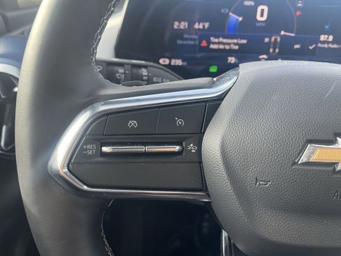 Used 2025 Chevrolet Equinox EV LT image 19