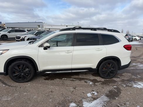 Used 2022 Subaru Ascent Limited w/ Technology Package image 2