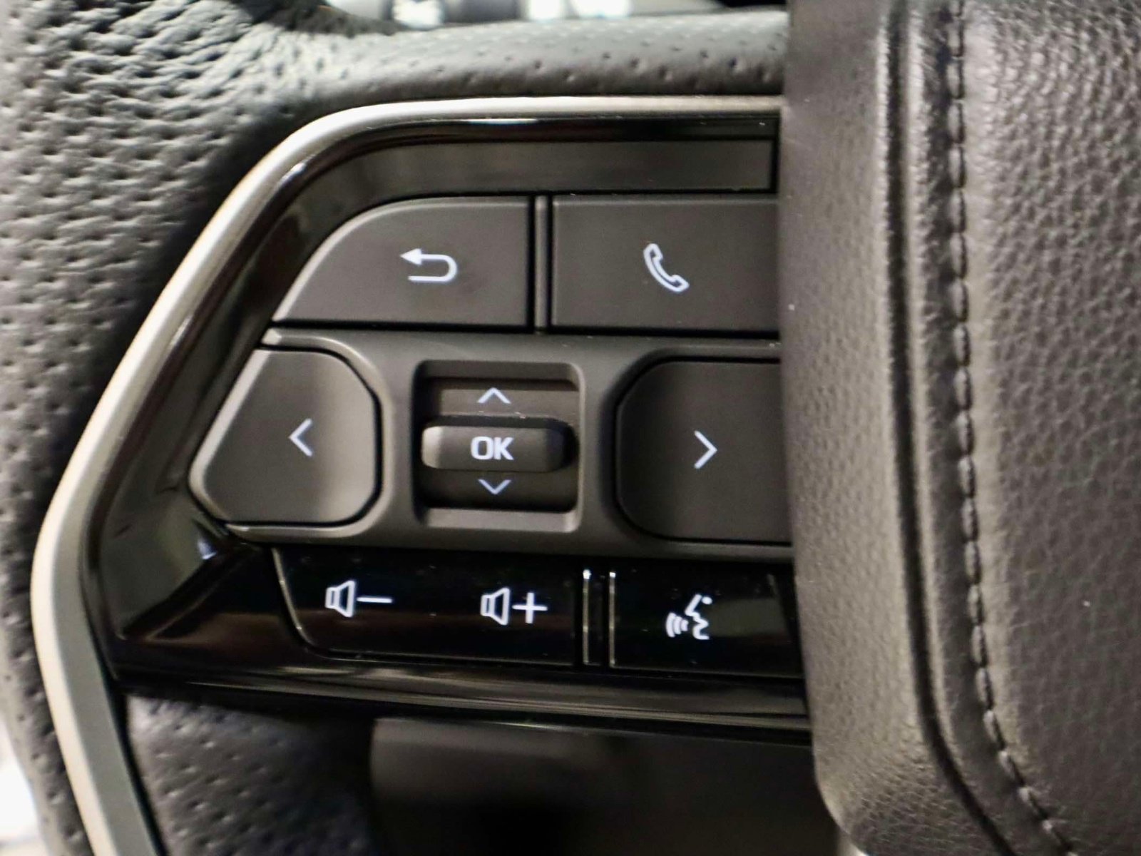 Used 2026 Toyota Sequoia Capstone AWD/4WD image 29