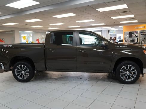 Used 2023 Chevrolet Silverado 1500 LT AWD/4WD image 14