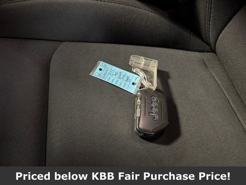 Used 2022 Jeep Gladiator Sport w/ Trailer Tow Package image 32