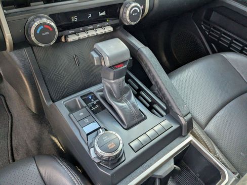 Used 2024 Toyota Tacoma TRD Sport AWD/4WD image 17