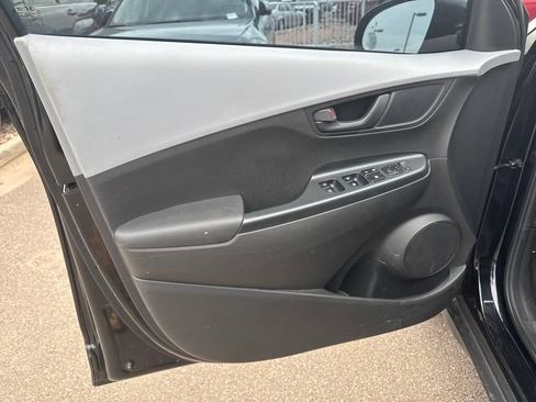 Used 2018 Hyundai Kona SEL image 25