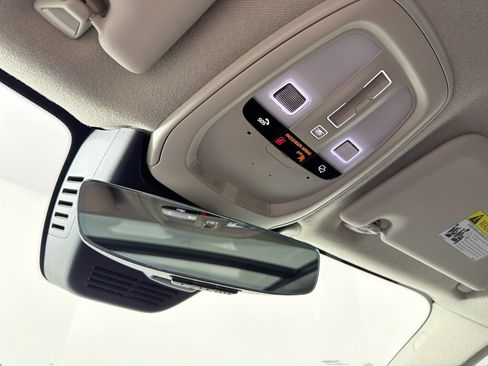 Certified 2023 Volvo XC40 B5 Plus image 20