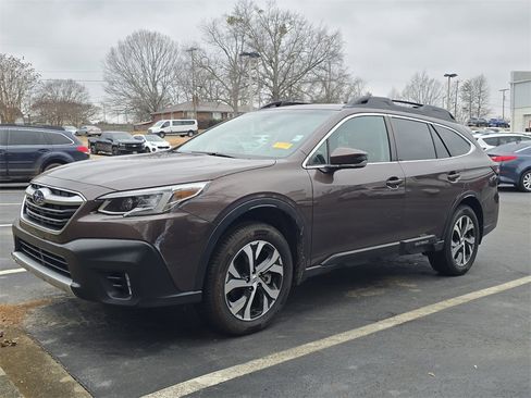 Used 2020 Subaru Outback Limited w/ Popular Package #2 image 3