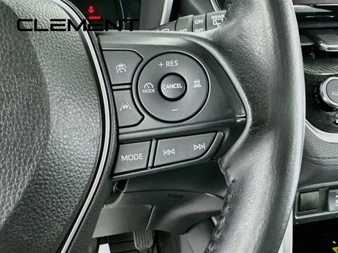 Used 2023 Toyota Corolla Cross XLE w/ Convenience Package AWD/4WD image 17