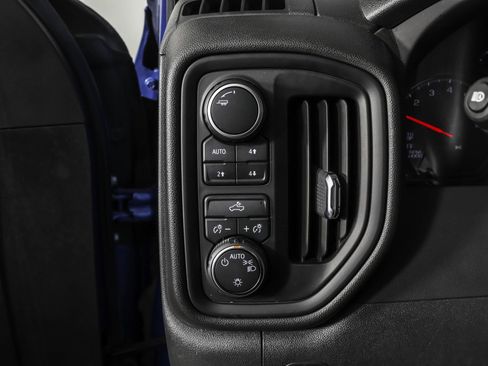 Used 2022 Chevrolet Silverado 1500 Custom Trail Boss image 22