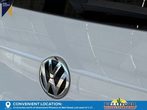 Used 2021 Volkswagen Tiguan SE w/ Panoramic Sunroof Package image 10