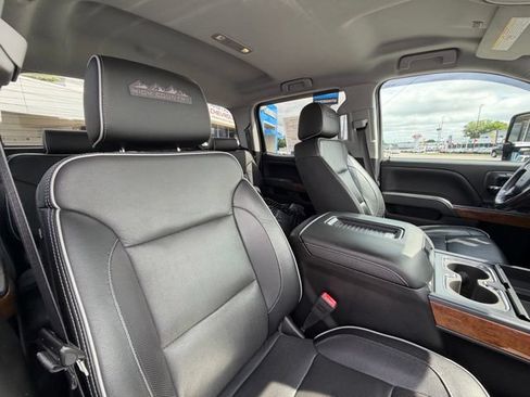 Used 2018 Chevrolet Silverado 2500 High Country w/ Duramax Plus Package AWD/4WD image 17