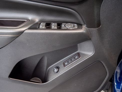 Used 2022 Chevrolet Equinox Premier AWD/4WD image 11