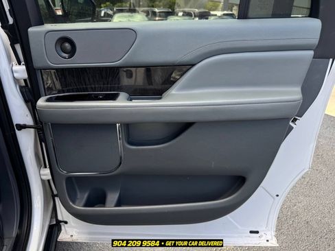 Used 2018 Lincoln Navigator L Select w/ Technology Package RWD image 22