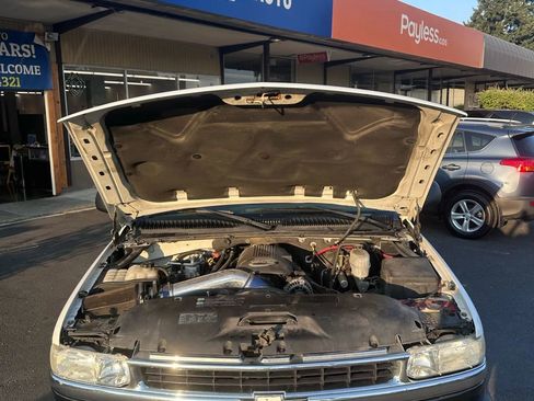 Used 2004 Chevrolet Tahoe LS image 10