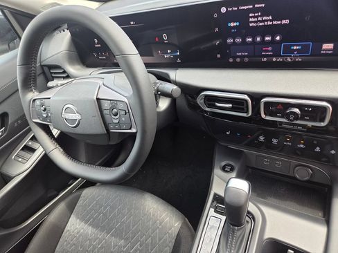 Used 2026 Nissan Sentra SV w/ SV Convenience Package FWD image 31