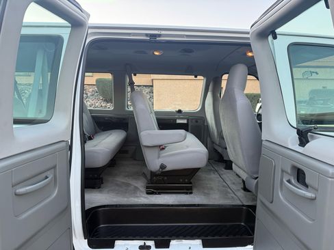 Used 2013 Ford E-350 and Econoline 350 XLT image 15