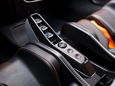 Used 2019 McLaren Senna image 67