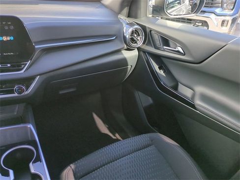 Certified 2025 Chevrolet Equinox LT image 18