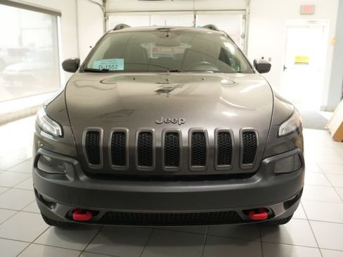 Used 2017 Jeep Cherokee Trailhawk w/ Cold Weather Group AWD/4WD image 6